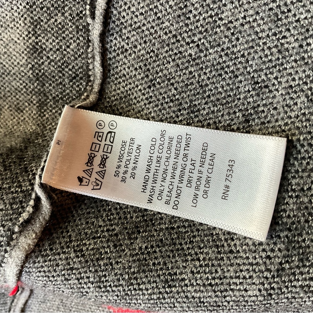 Tahari Plaid Cardigan Gray Red Open Front Sweater Medium Chic - Picture 5 of 10